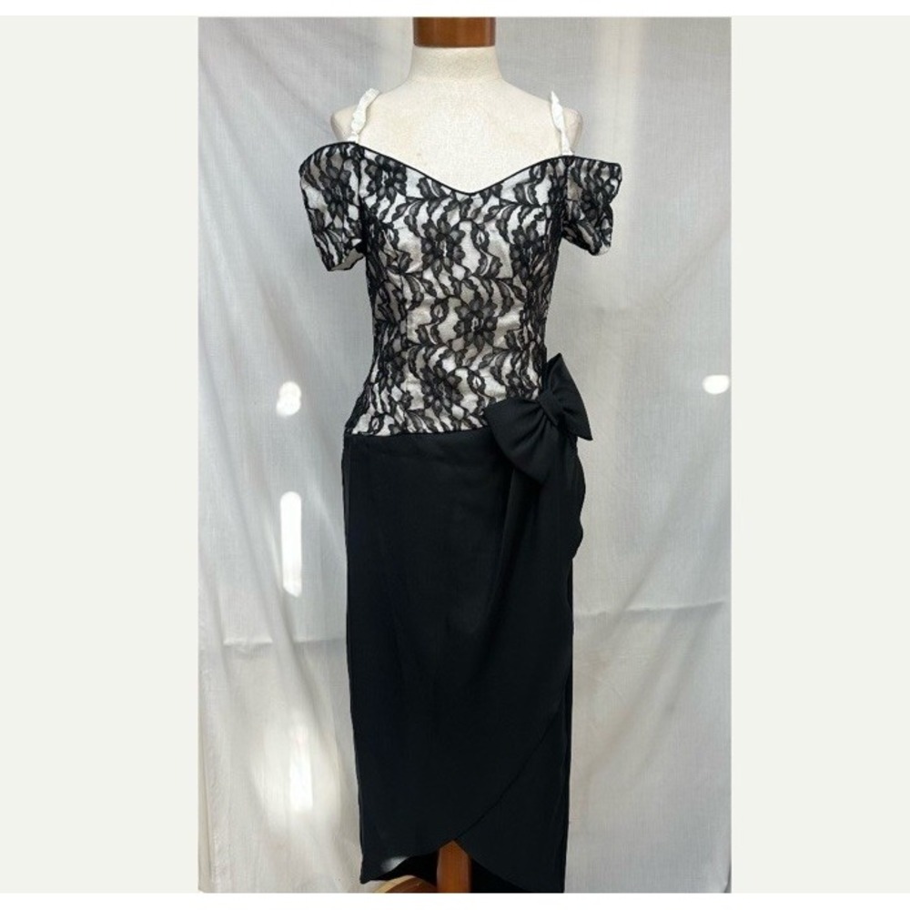Vintage Union Made Dress 9/10 Black White Lace Pencil Skirt Bow Cold Shoulder